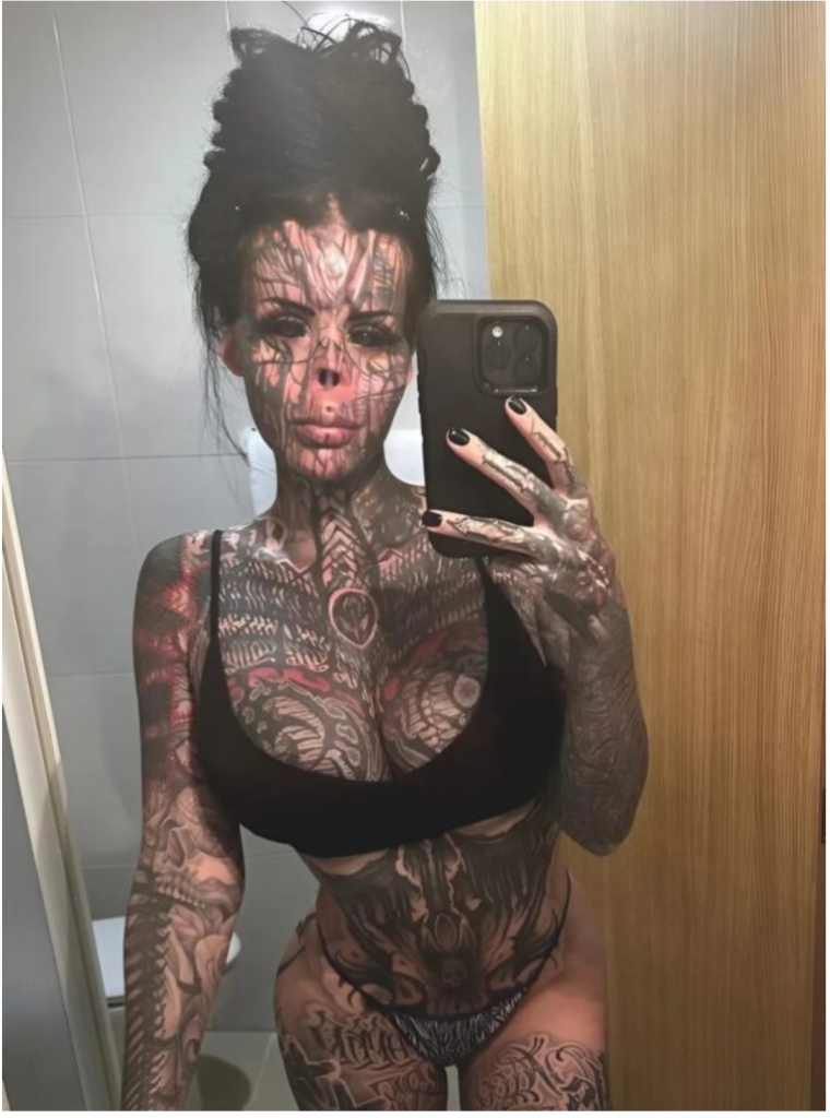 now-that-s-a-radical-transformation-this-woman-even-keeps-her-removed